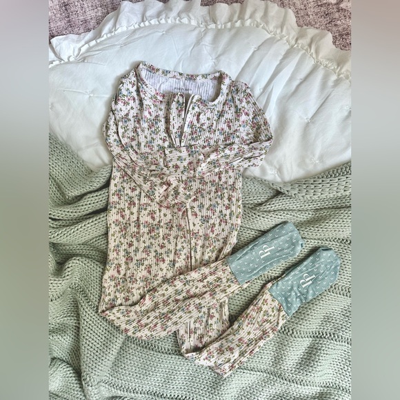 Posh Peanut Blair Floral One piece Convertible Footed Sleeper 2T Bamboo Pajamas - Picture 3 of 7